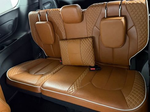 Certified 2024 Chrysler Pacifica Pinnacle image 28