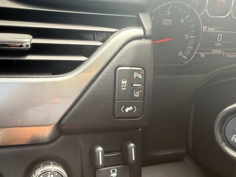 Used 2015 Chevrolet Suburban LT AWD/4WD image 21
