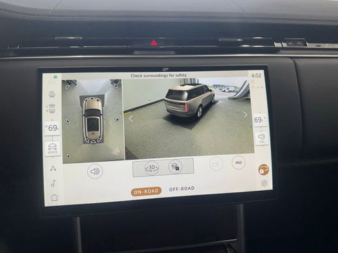 Used 2025 Land Rover Range Rover SE AWD/4WD image 20