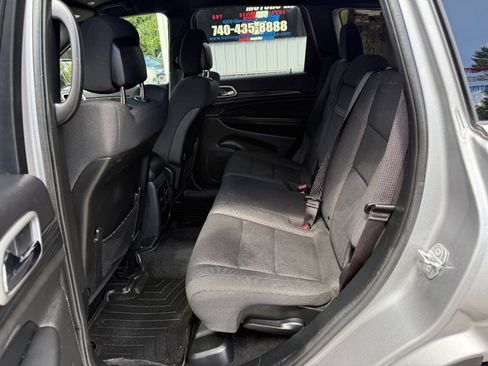 Used 2019 Jeep Grand Cherokee Laredo AWD/4WD image 8