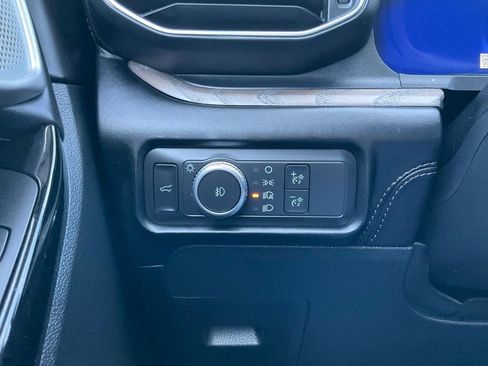Used 2021 Ford Explorer Platinum w/ Equipment Group 601A AWD/4WD image 57