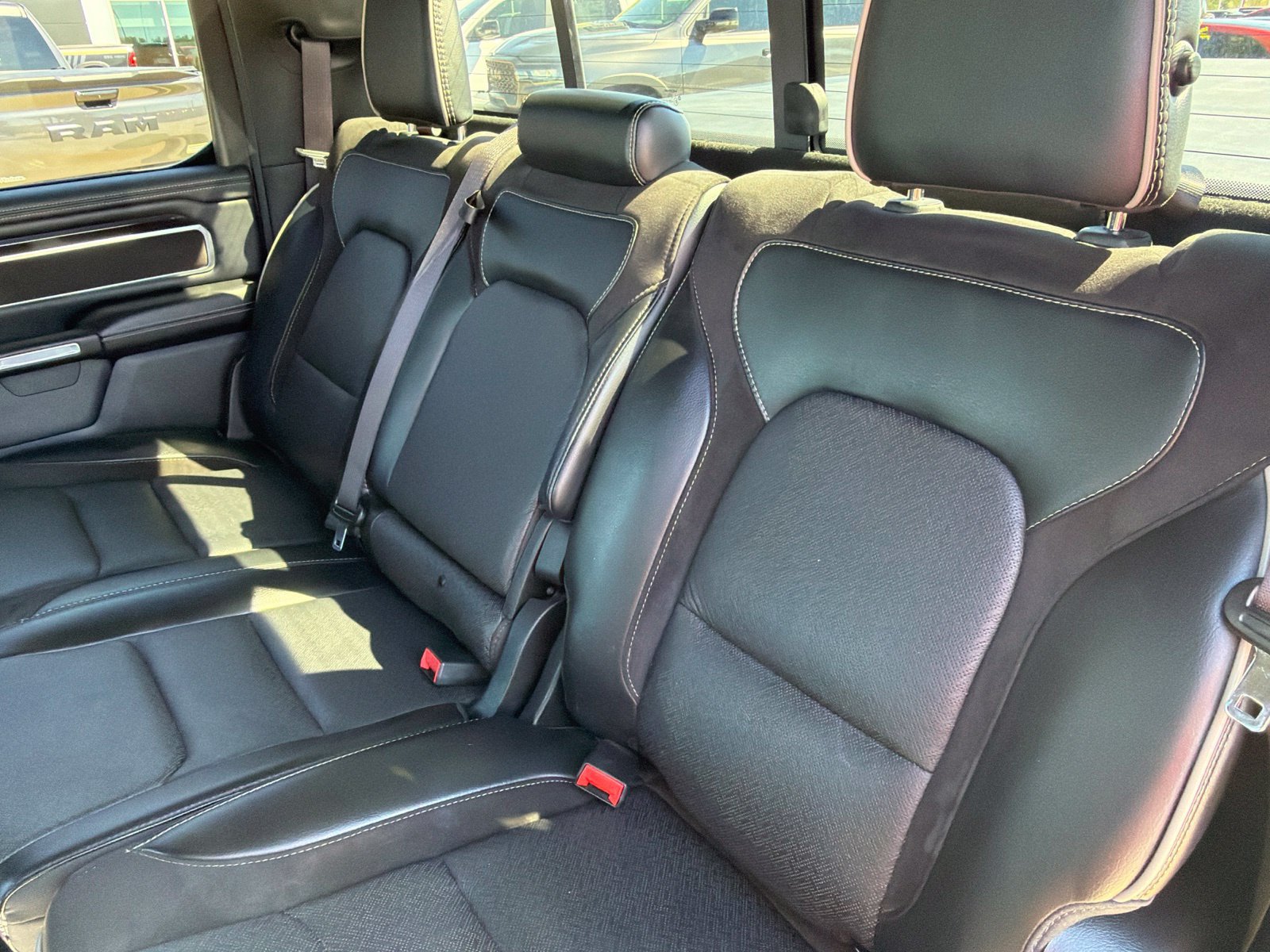 Used 2020 RAM 1500 Laramie AWD/4WD image 18