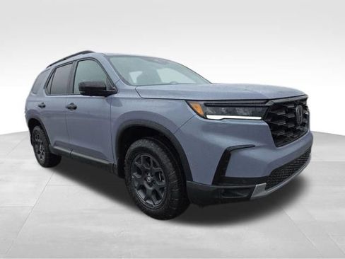 New 2025 Honda Pilot TrailSport image 1