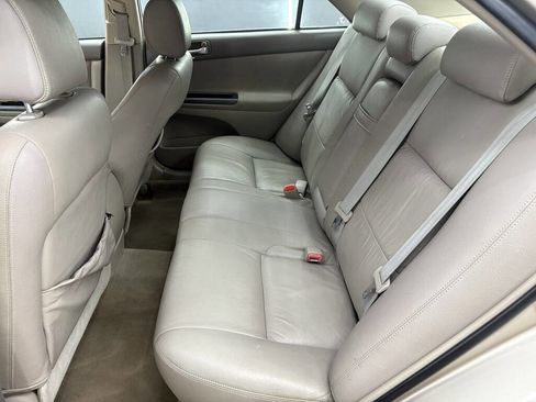 Used 2005 Toyota Camry LE FWD image 8