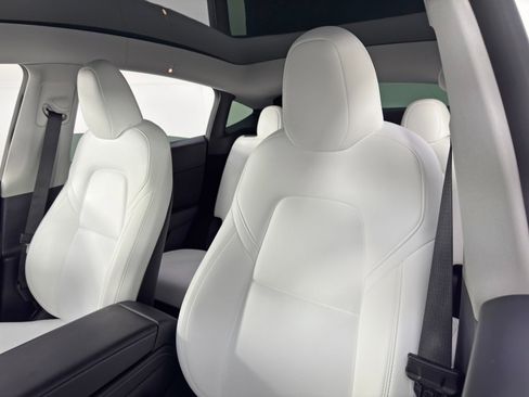 Used 2023 Tesla Model Y Long Range image 42