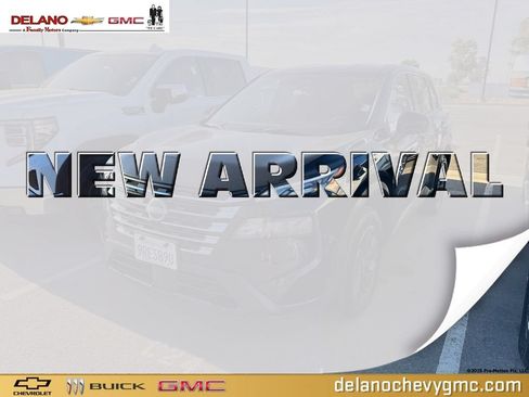 Used 2025 Nissan Rogue SV FWD image 1