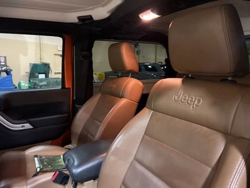 Used 2011 Jeep Wrangler Rubicon w/ Dual Top Group image 22