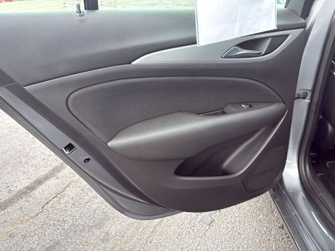 Used 2020 Buick Regal Preferred FWD image 21