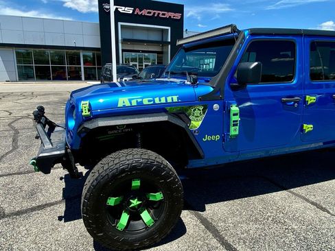 Used 2020 Jeep Gladiator Sport w/ Quick Order Package 24S AWD/4WD image 12