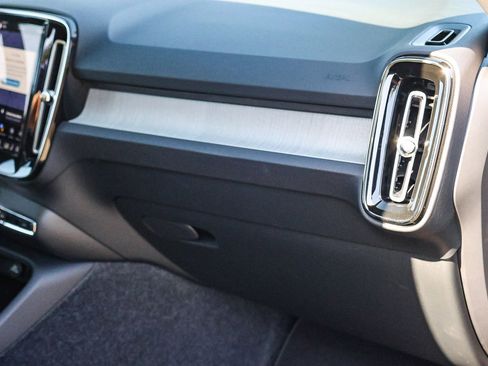 New 2026 Volvo XC40 B5 Core image 19