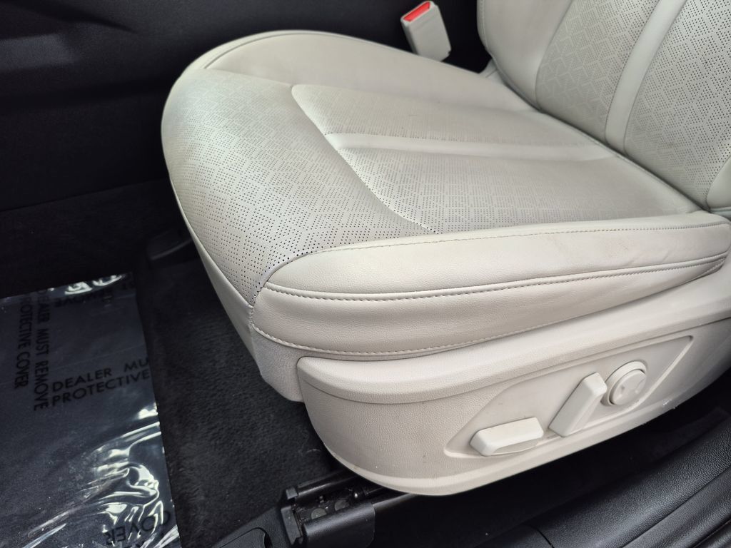 Certified 2023 Kia Sorento S AWD/4WD image 12