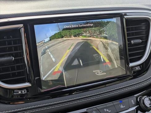 New 2026 Chrysler Pacifica Limited image 14