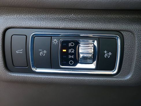 Used 2024 Lincoln Corsair AWD w/ Equipment Group 101A image 16
