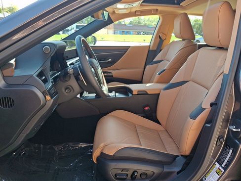 Certified 2025 Lexus ES 300h w/ Technology Package FWD image 14