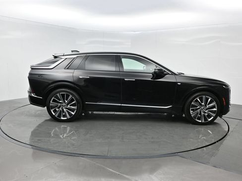 Used 2026 Cadillac Lyriq Signature Luxury w/ Nappa Leather Package AWD/4WD image 7