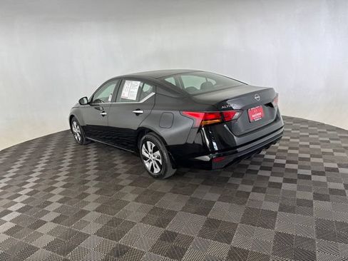 Used 2023 Nissan Altima 2.5 S FWD image 7