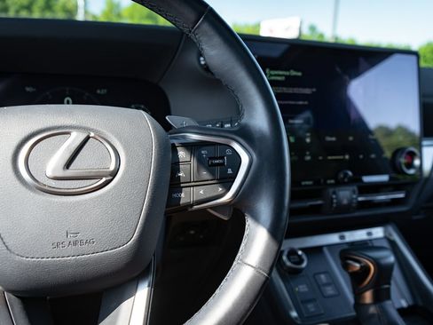 Used 2024 Lexus GX 550 w/ Accessory Package (2T) AWD/4WD image 48