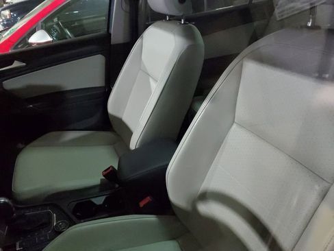 Used 2018 Volkswagen Tiguan SE w/ Panoramic Sunroof Package AWD/4WD image 7