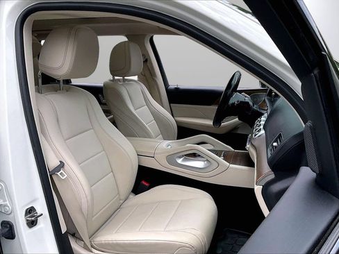 Used 2022 Mercedes-Benz GLS 450 4MATIC image 24