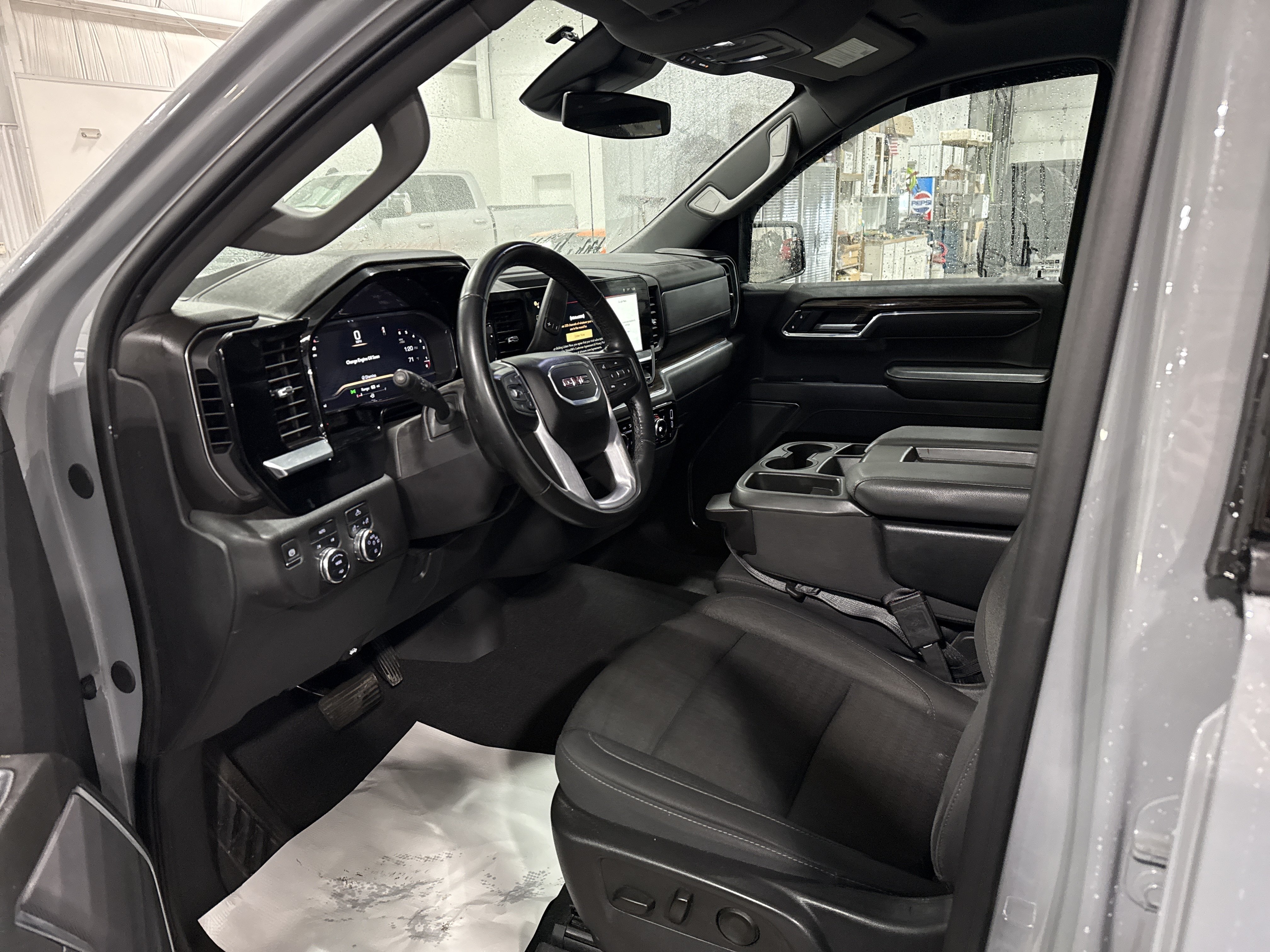 Used 2024 GMC Sierra 1500 Elevation AWD/4WD image 9