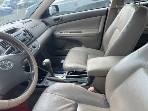 Used 2004 Toyota Camry LE image 25