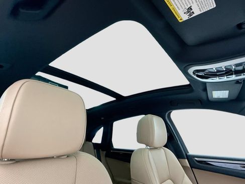 Certified 2026 Porsche Macan AWD/4WD image 21