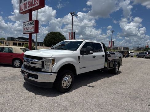 Used 2019 Ford F350 XLT image 2