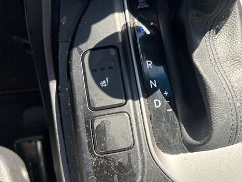 Used 2017 Hyundai Santa Fe Sport image 3