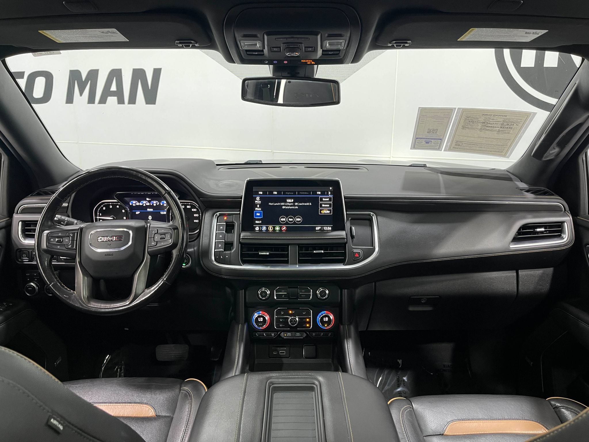 Used 2021 GMC Yukon AT4 w/ Technology Package AWD/4WD image 18