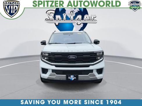 Used 2025 Ford Expedition Platinum image 3