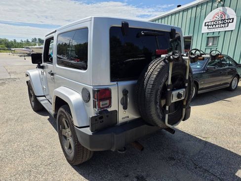 Used 2012 Jeep Wrangler Sahara AWD/4WD image 11