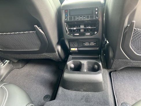 New 2025 Jeep Grand Cherokee L Limited w/ Black Appearance Package image 13