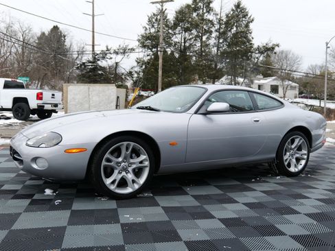 Used 2004 Jaguar XK8 Coupe image 10
