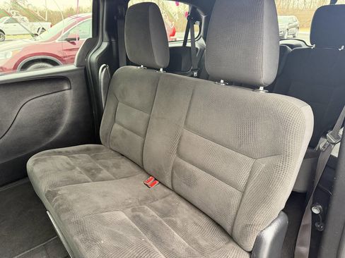 Used 2019 Dodge Grand Caravan SE image 9