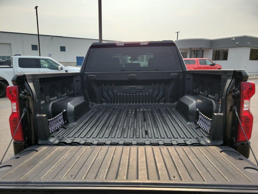 Used 2022 Chevrolet Silverado 1500 LT AWD/4WD image 7