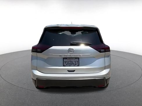 Used 2025 Nissan Rogue SV FWD image 12