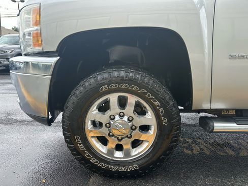 Used 2011 Chevrolet Silverado 3500 LTZ image 6