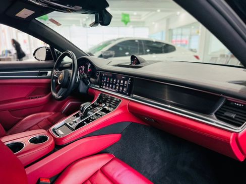 Used 2022 Porsche Panamera 4 Platinum Edition image 22