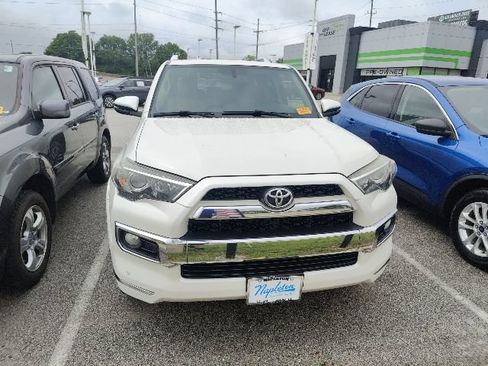 Used 2014 Toyota 4Runner Limited AWD/4WD image 19