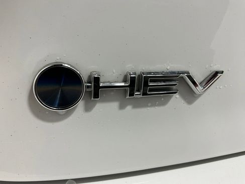 Used 2025 Toyota Camry SE FWD image 27