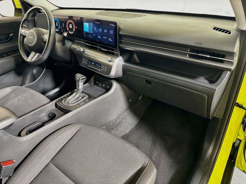 Used 2025 Hyundai Kona SEL FWD image 25