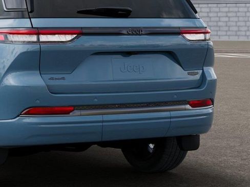 New 2026 Jeep Grand Cherokee Summit image 13