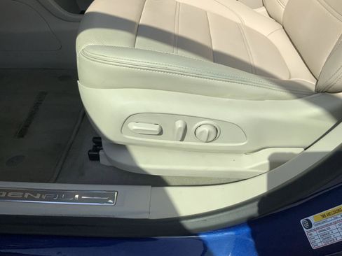 Used 2023 GMC Acadia Denali w/ Denali Ultimate Package image 28