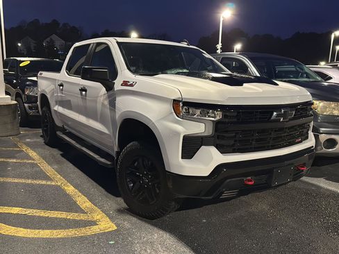 Used 2023 Chevrolet Silverado 1500 LT Trail Boss w/ Protection Package image 4