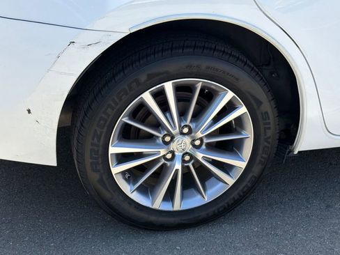 Used 2014 Toyota Corolla LE FWD image 4