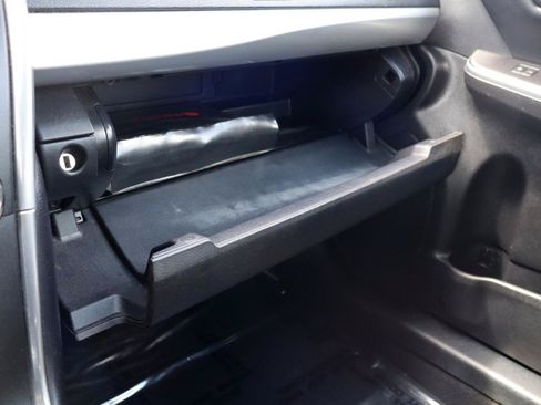 Used 2016 Toyota Camry SE FWD image 23