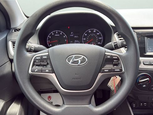Used 2020 Hyundai Accent SE FWD image 12