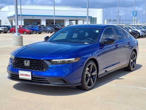 Used 2025 Honda Accord Sport image 4