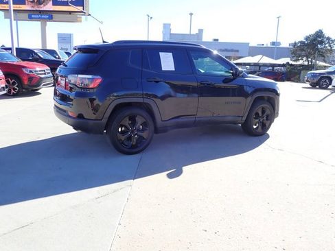 Used 2020 Jeep Compass Latitude FWD image 4