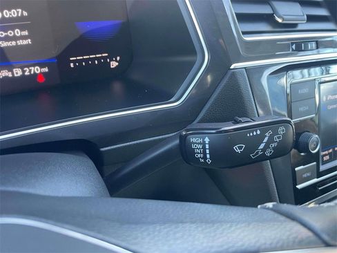 Used 2022 Volkswagen Tiguan S image 23
